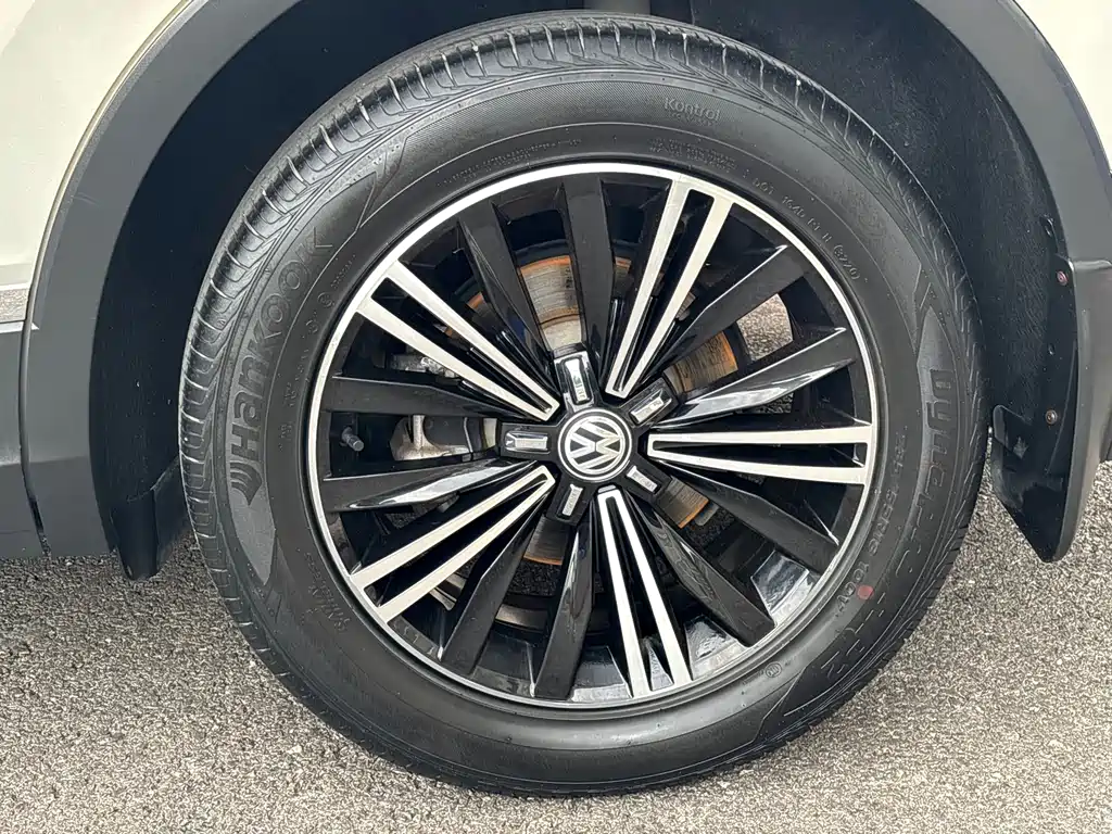 Volkswagen Tiguan L 2020 — фото 25