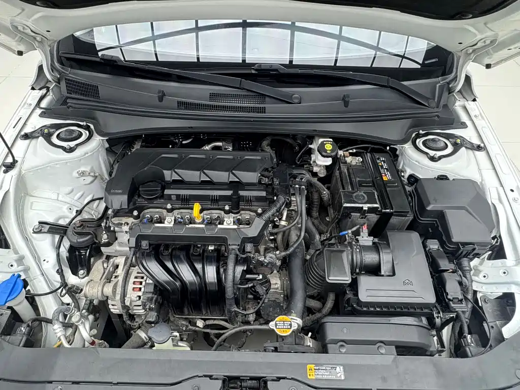 Hyundai Elantra 2023 — фото 19