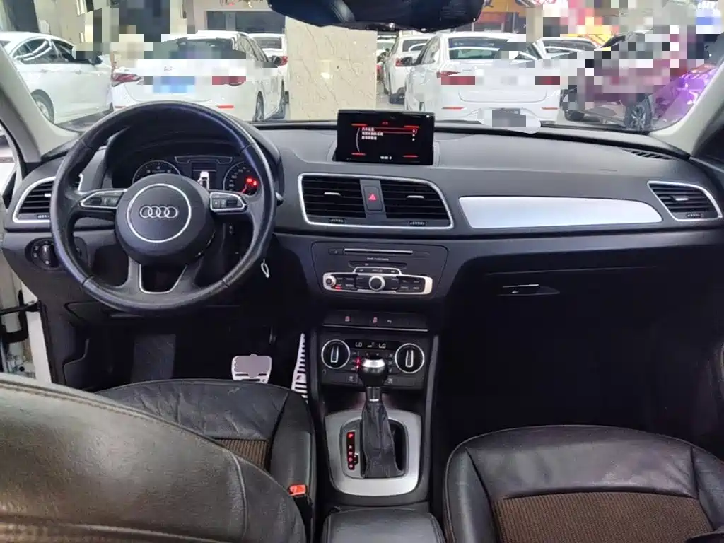 Audi Q3 2016 — фото 10