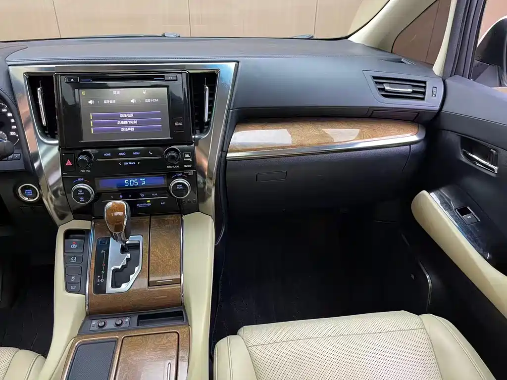 Toyota Alphard 2016 — фото 5