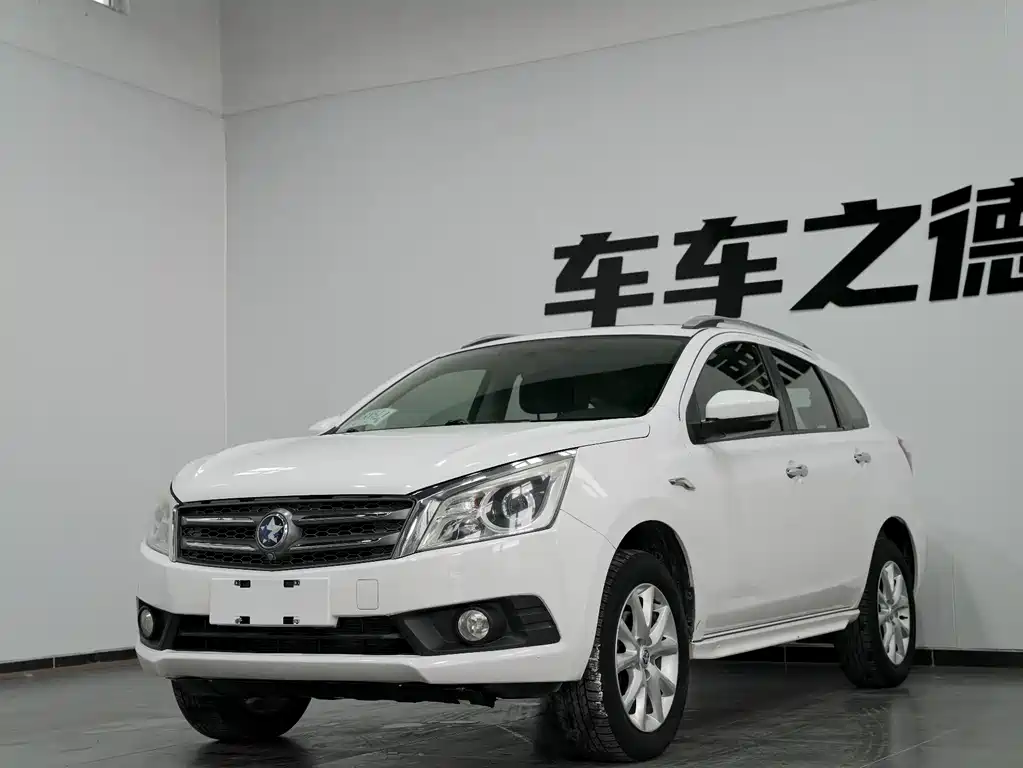 Venucia T70 2015