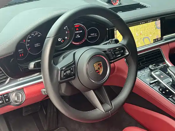 Porsche Panamera 2021