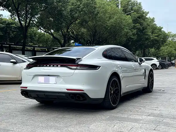 Porsche Panamera 2021