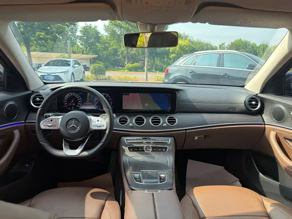 Mercedes-Benz E-Class 2019 — фото 13