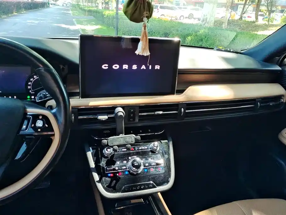 Lincoln Corsair 2021 — фото 13