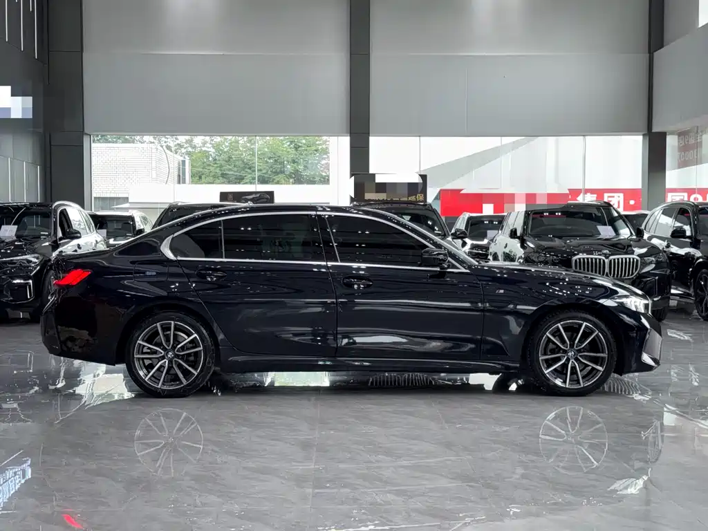 BMW 3 Series 2024