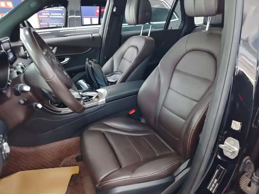 Mercedes-Benz GLC 2018 — фото 15