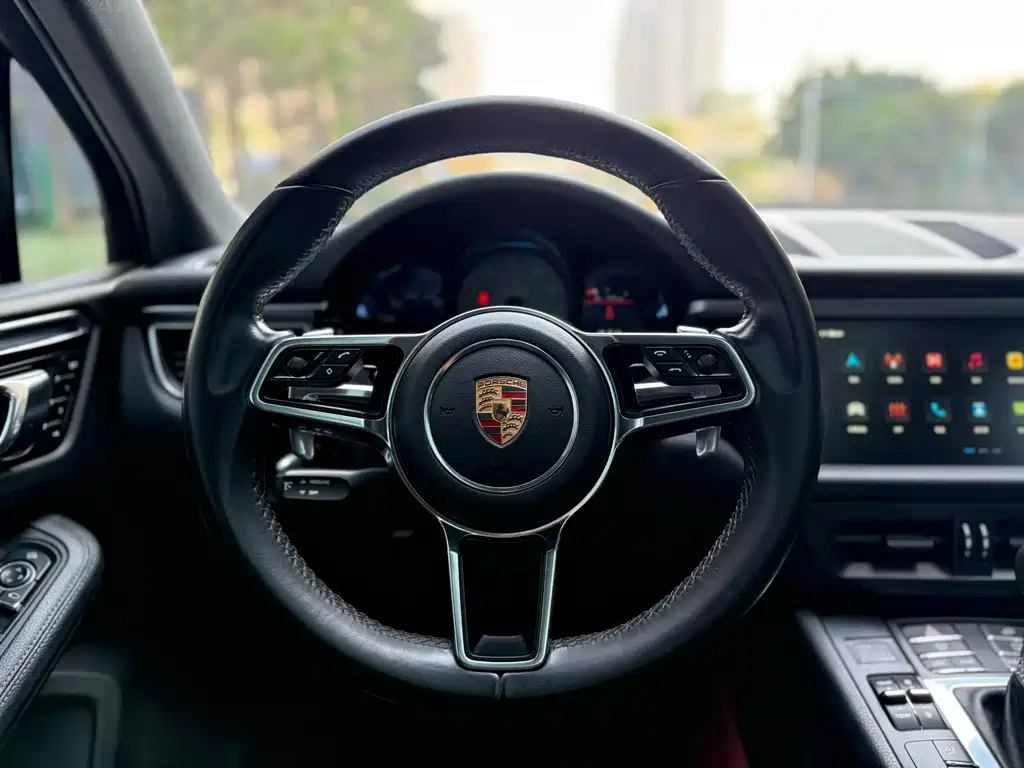 Porsche Macan 2015 — фото 14