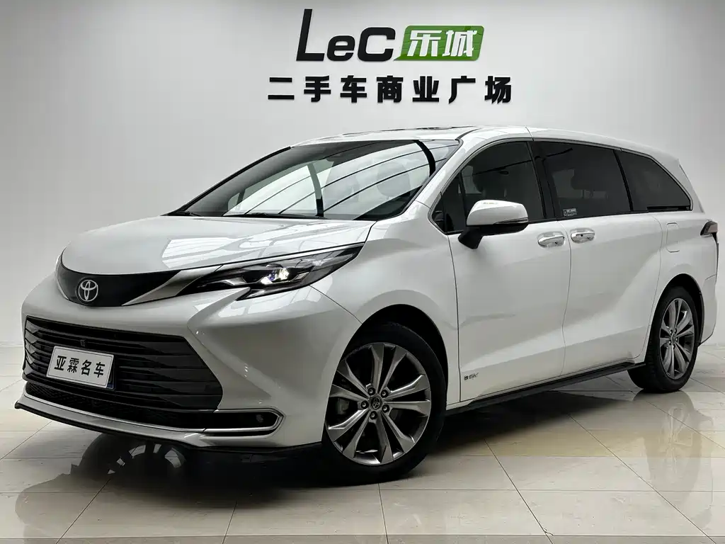 Toyota Sienna 2024