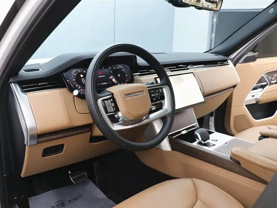 Land Rover Range Rover 2025 — фото 13