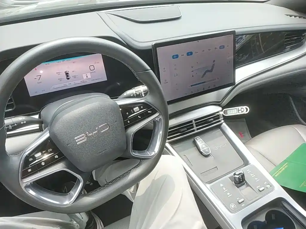 BYD Seal 07 DM-i 2025 — фото 10