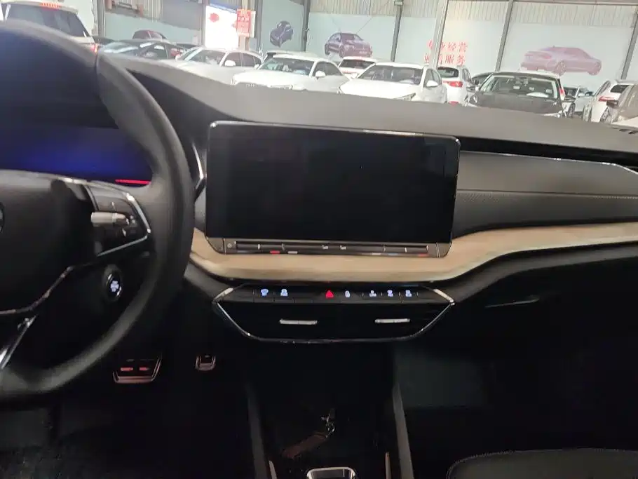 Skoda Octavia 2021 — фото 13