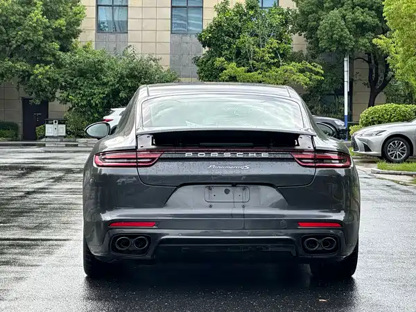 Porsche Panamera 2020