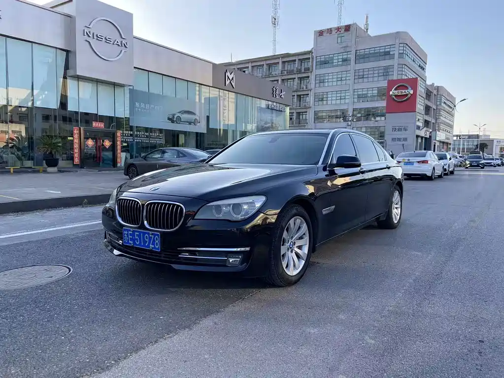 BMW 7 Series 2014 — фото 1