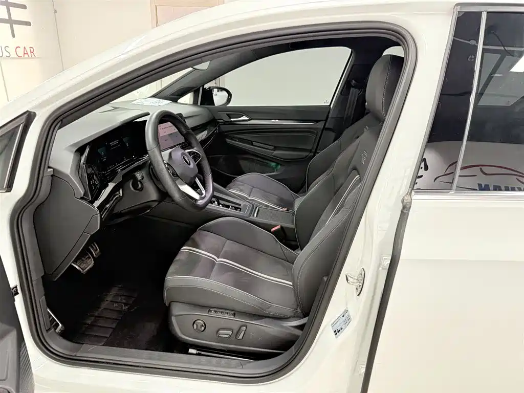 Volkswagen Golf 2024