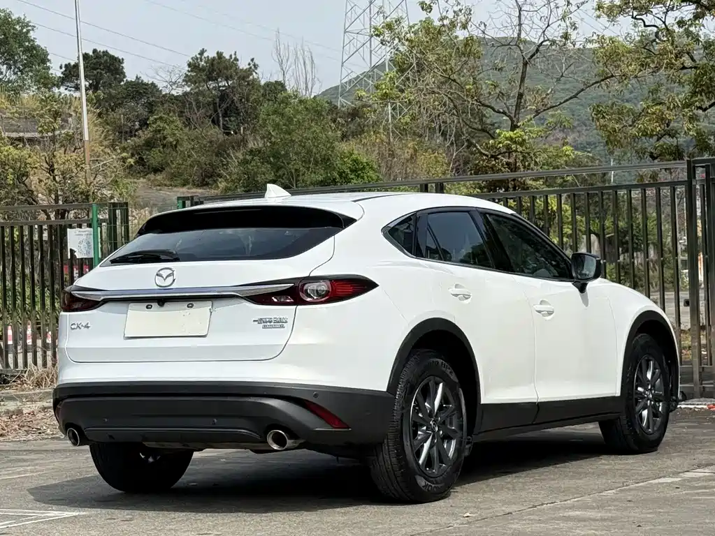 Mazda CX-4 2022 — фото 17