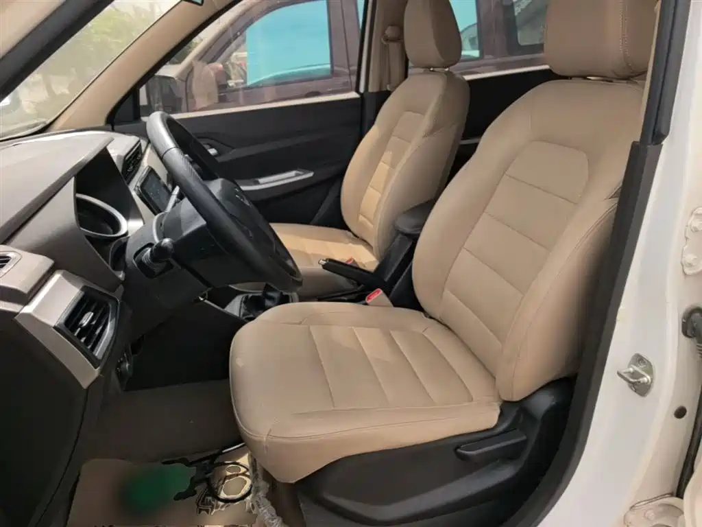 Wuling Hongguang 2019 — фото 15