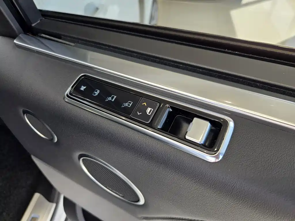Land Rover Range Rover 2018 — фото 27