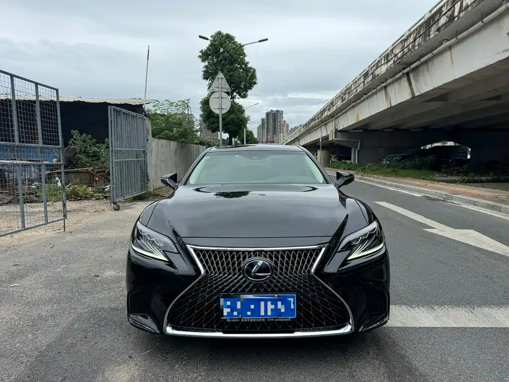 Lexus LS 2020 — фото 2