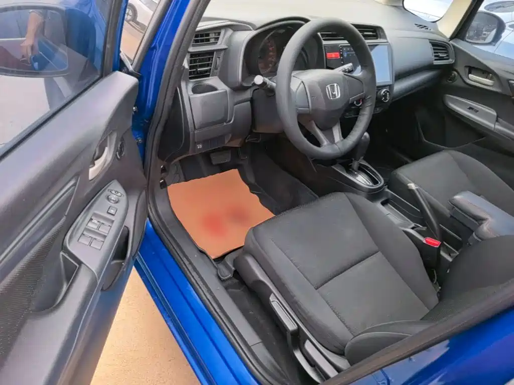 Honda Fit 2015 — фото 16