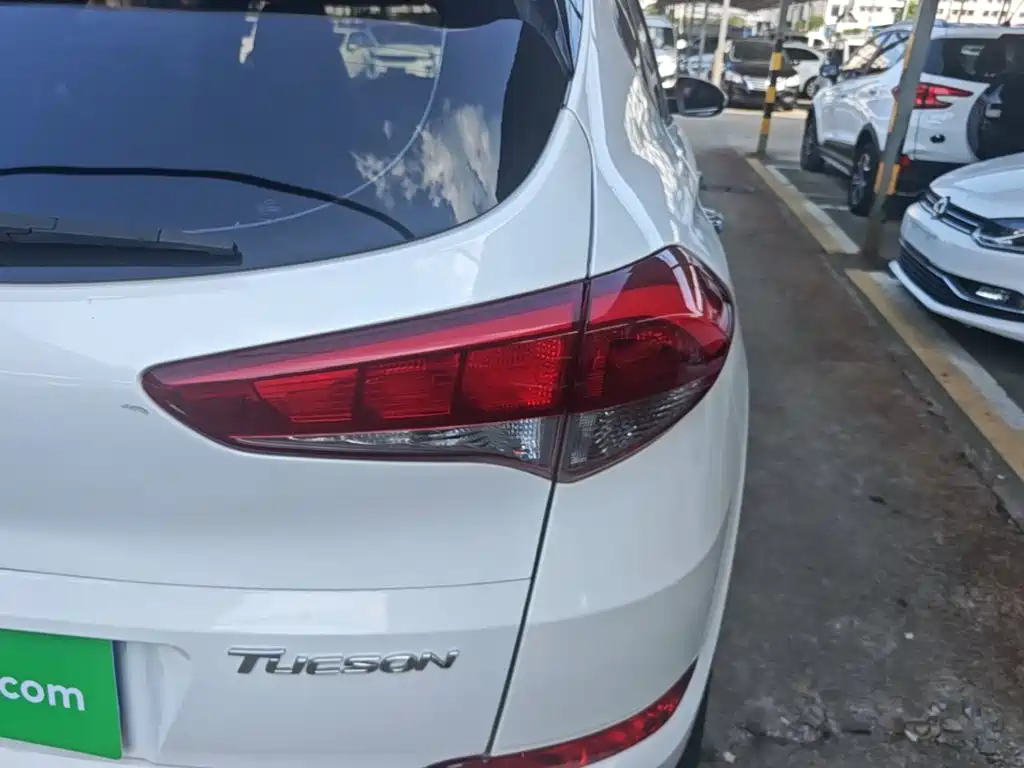 Hyundai Tucson 2017 — фото 8
