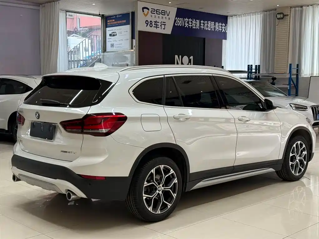 BMW X1 2022 — фото 4