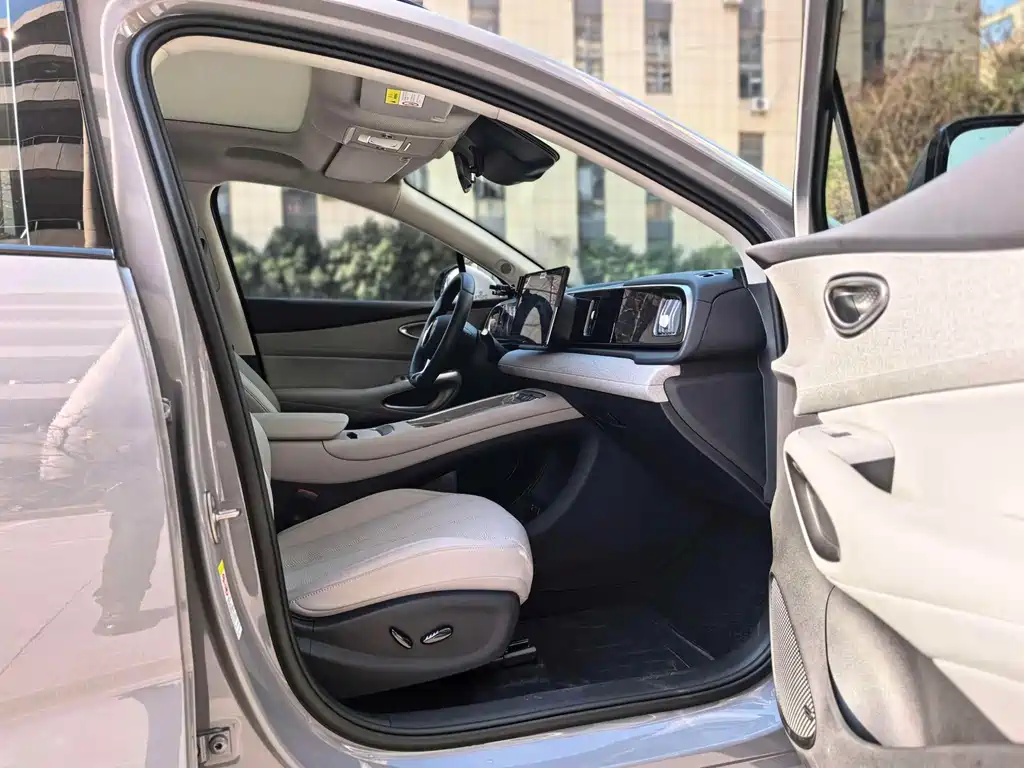 BYD Sealion 05 EV 2025 — фото 10