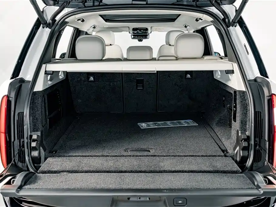 Land Rover Range Rover 2025 — фото 24