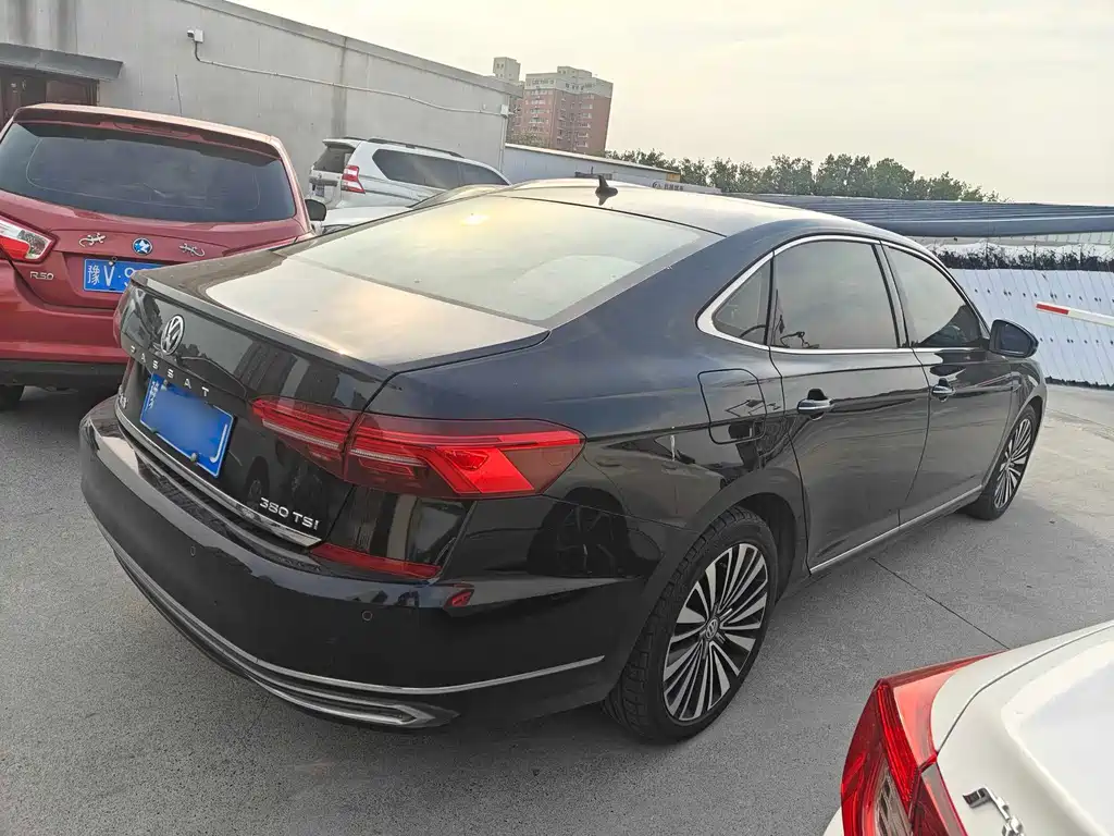 Volkswagen Passat 2019 — фото 9