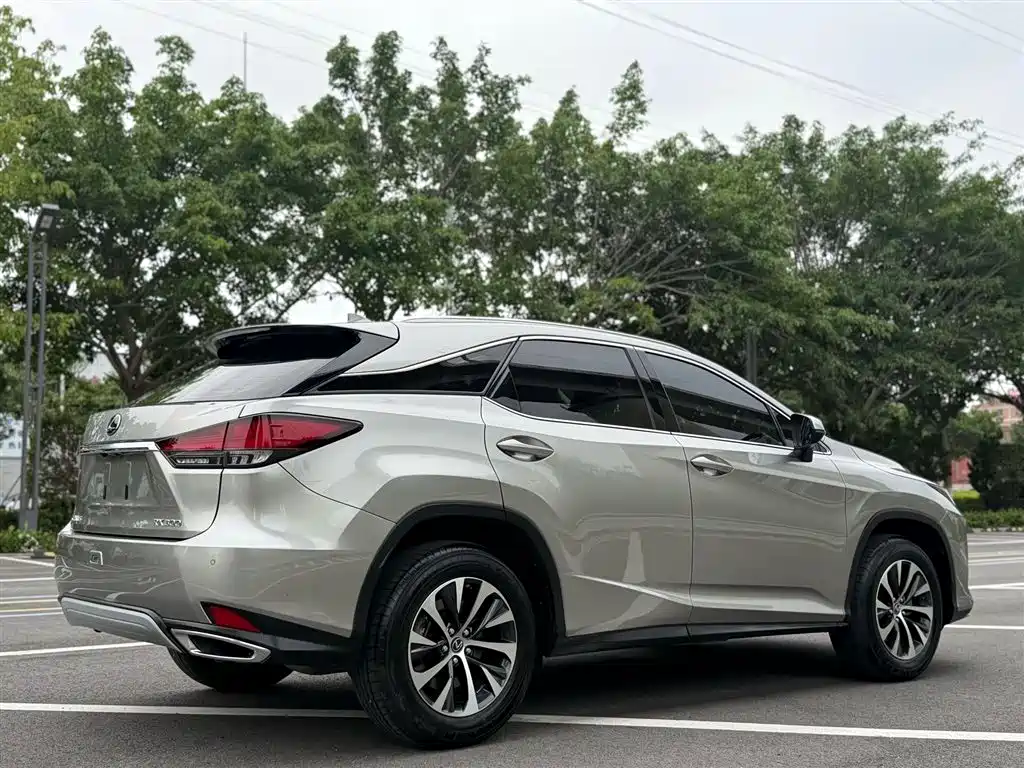 Lexus RX 2022 — фото 11
