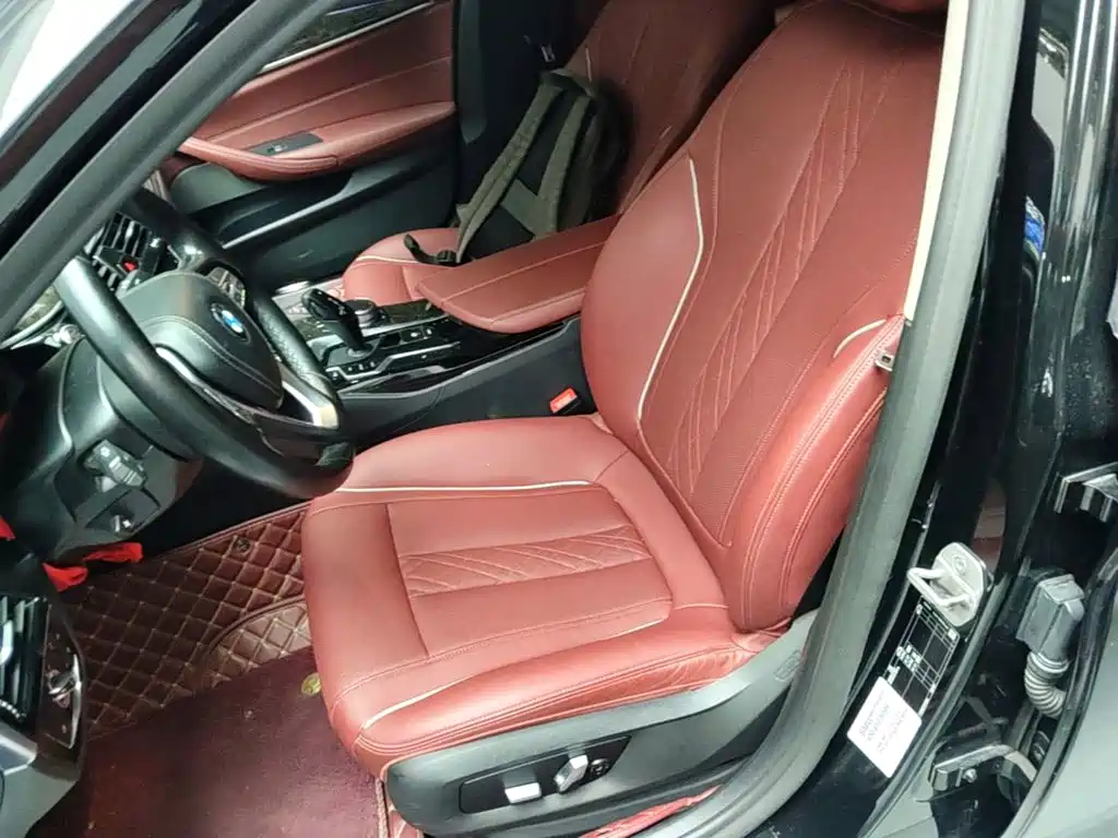 BMW 5 Series 2021 — фото 15