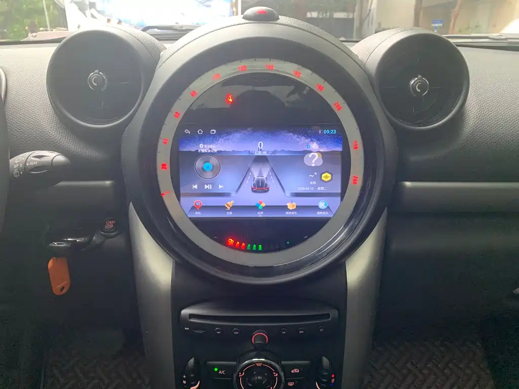 MINI Countryman 2015 — фото 11