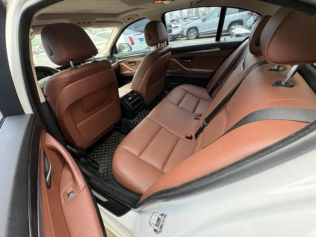 BMW 5 Series 2015 — фото 4