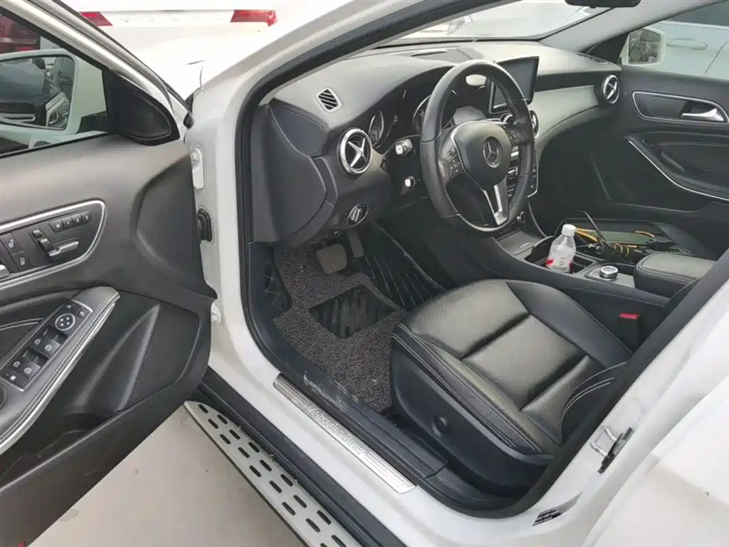 Mercedes-Benz GLA 2015 — фото 16