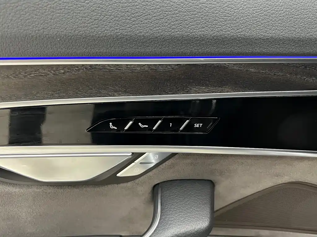 Audi A8 2020 — фото 8