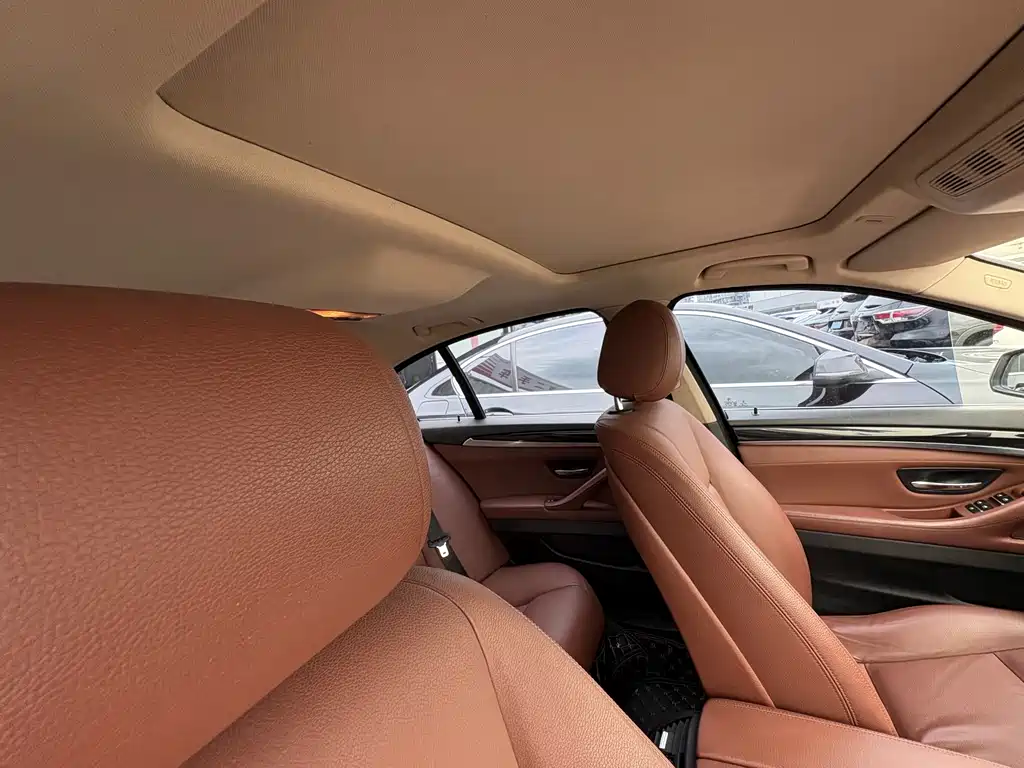 BMW 5 Series 2015 — фото 8