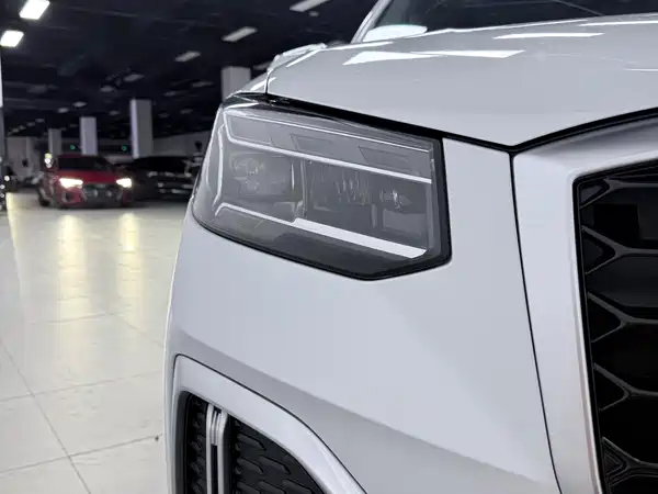 Audi Q2L 2023