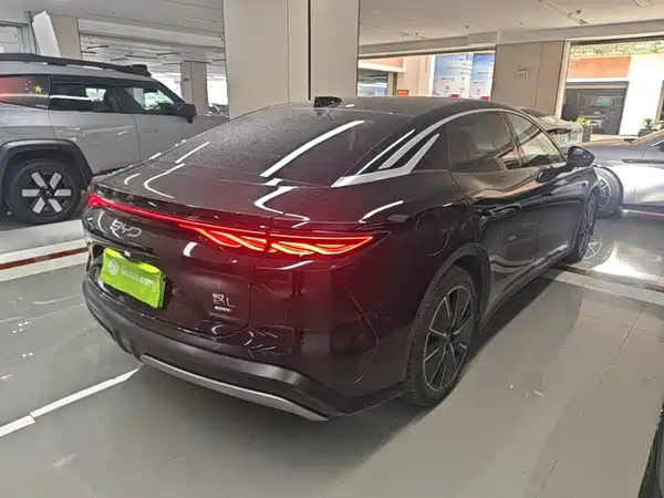 BYD Han L 2025