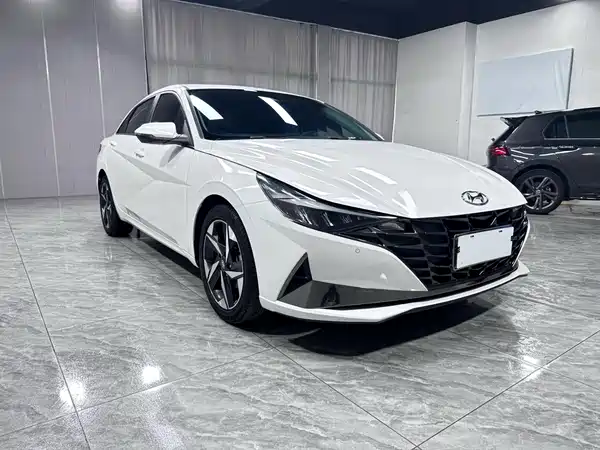 Hyundai Elantra 2023