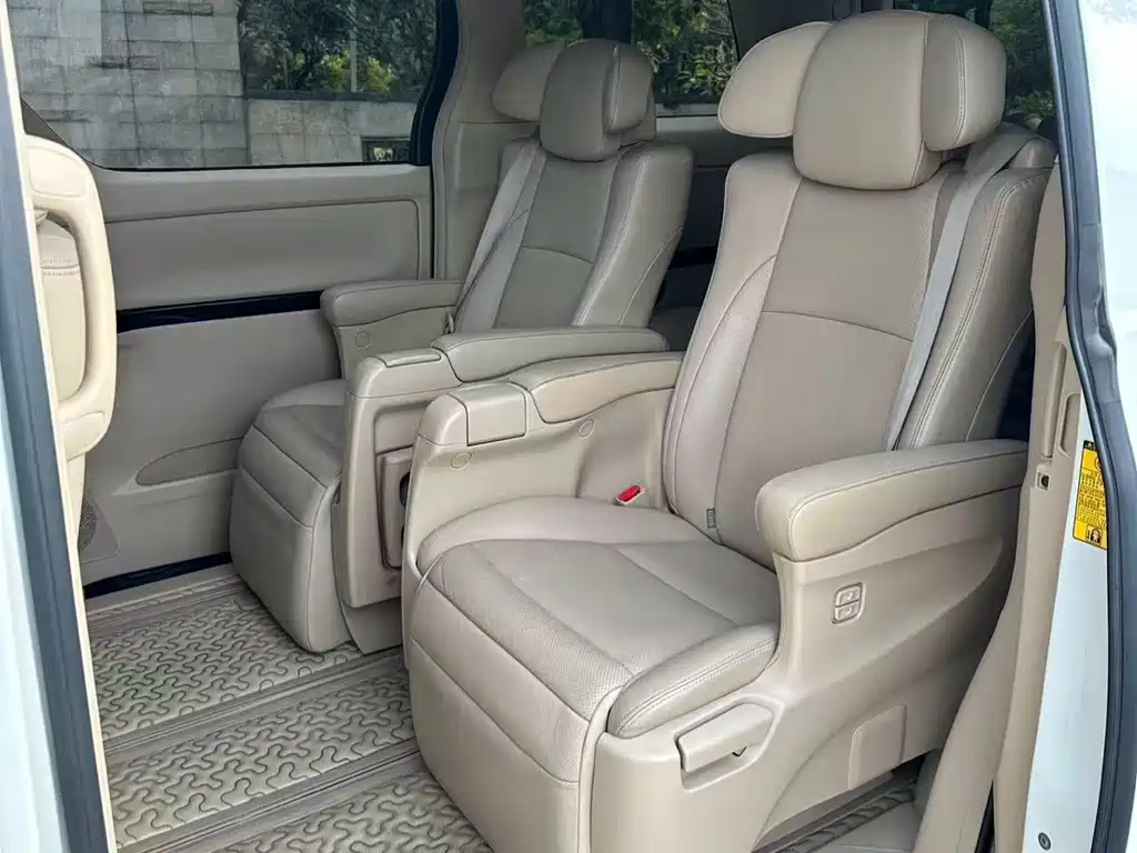 Toyota Alphard 2014 — фото 12