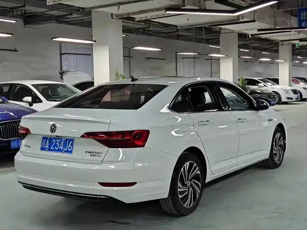 Volkswagen Sagitar 2022