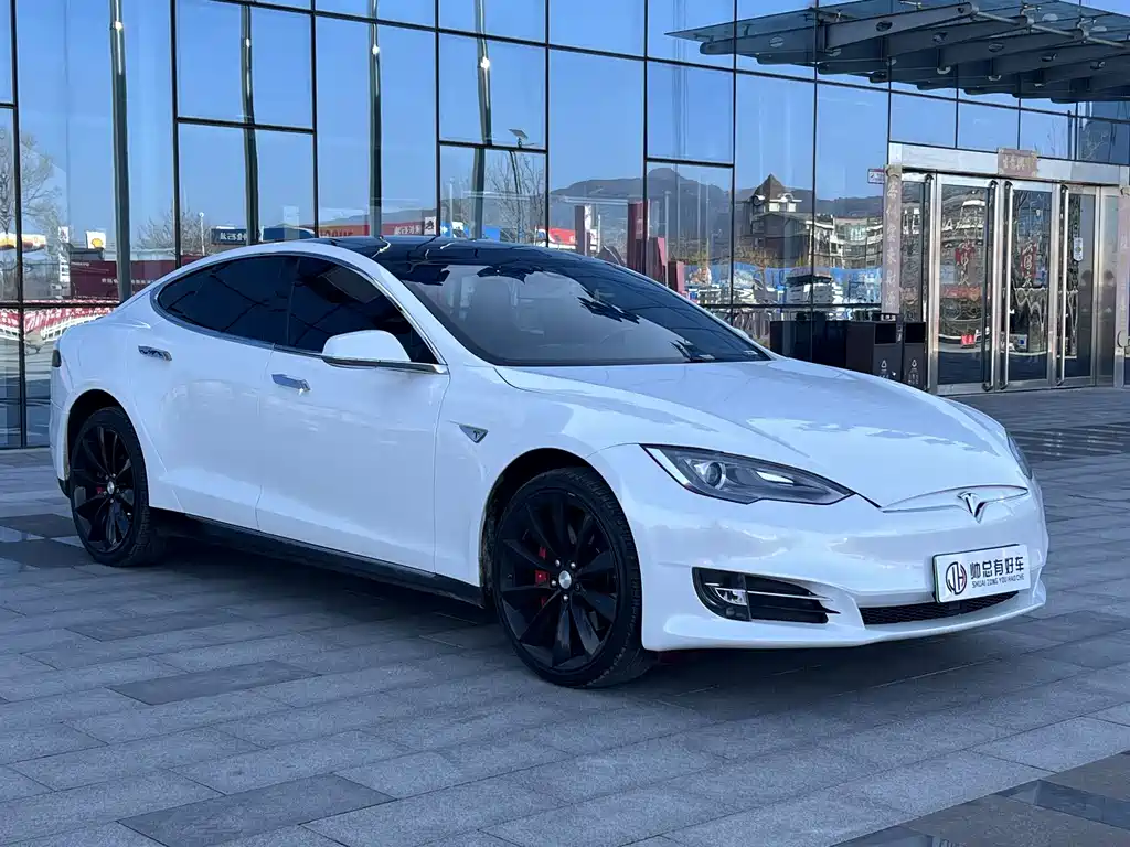 Tesla Model S 2016 — фото 3