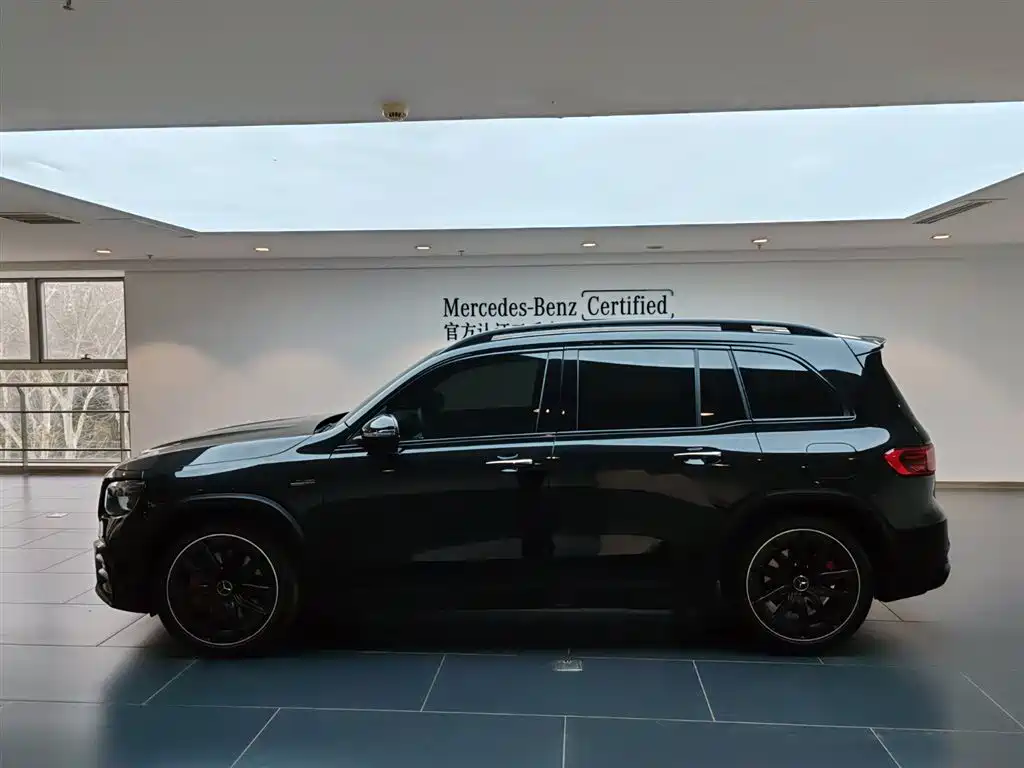 Mercedes-Benz GLB AMG 2025
