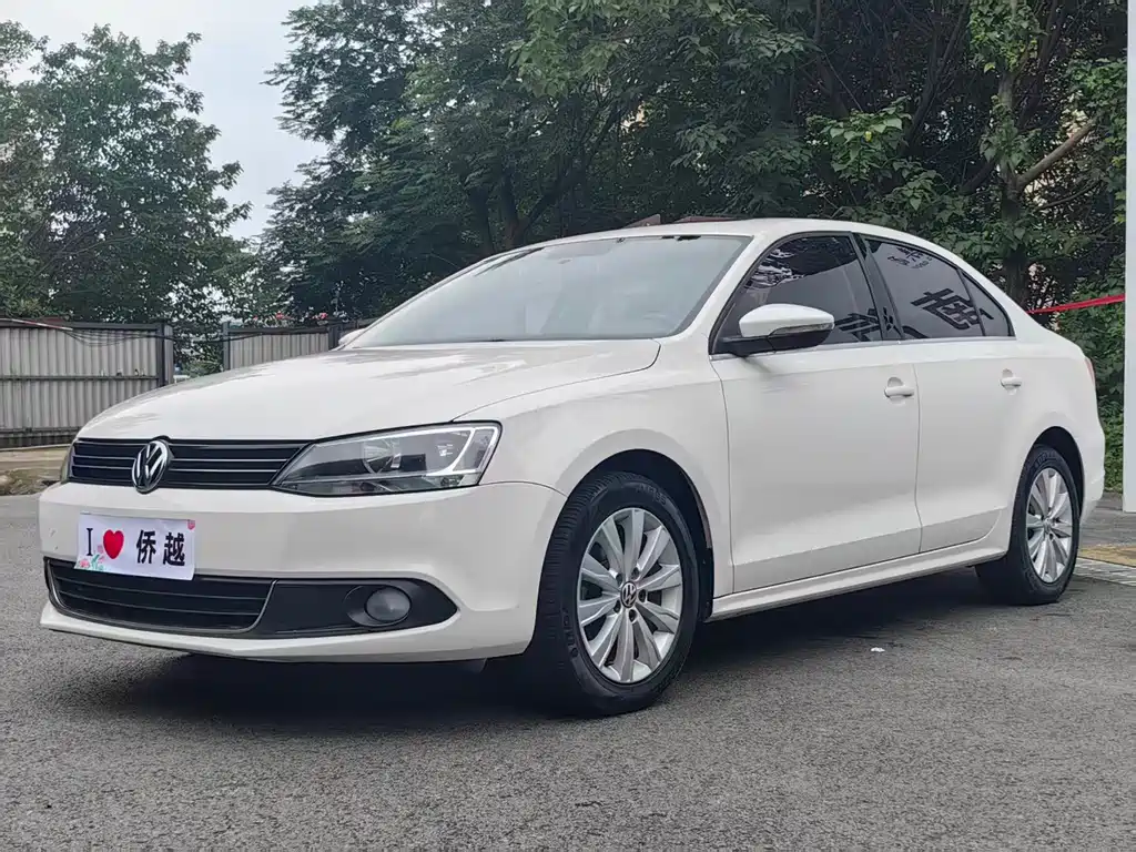 Volkswagen Sagitar 2015
