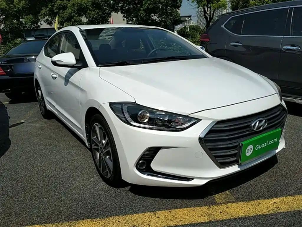 Hyundai Elantra 2017 — фото 4