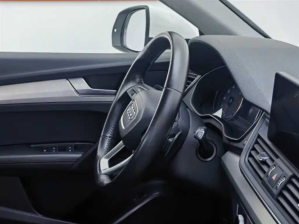 Audi Q5L 2021 — фото 22