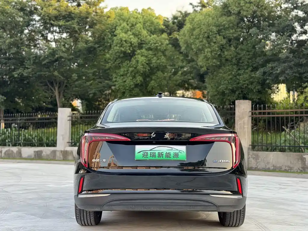 Hongqi E-QM5 2023 — фото 5