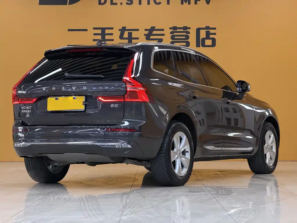 Volvo XC60 2021 — фото 3