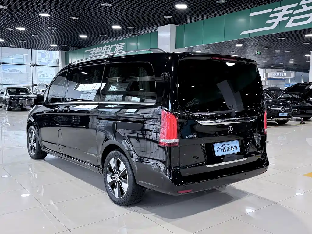 Mercedes-Benz V-Class 2020 — фото 18