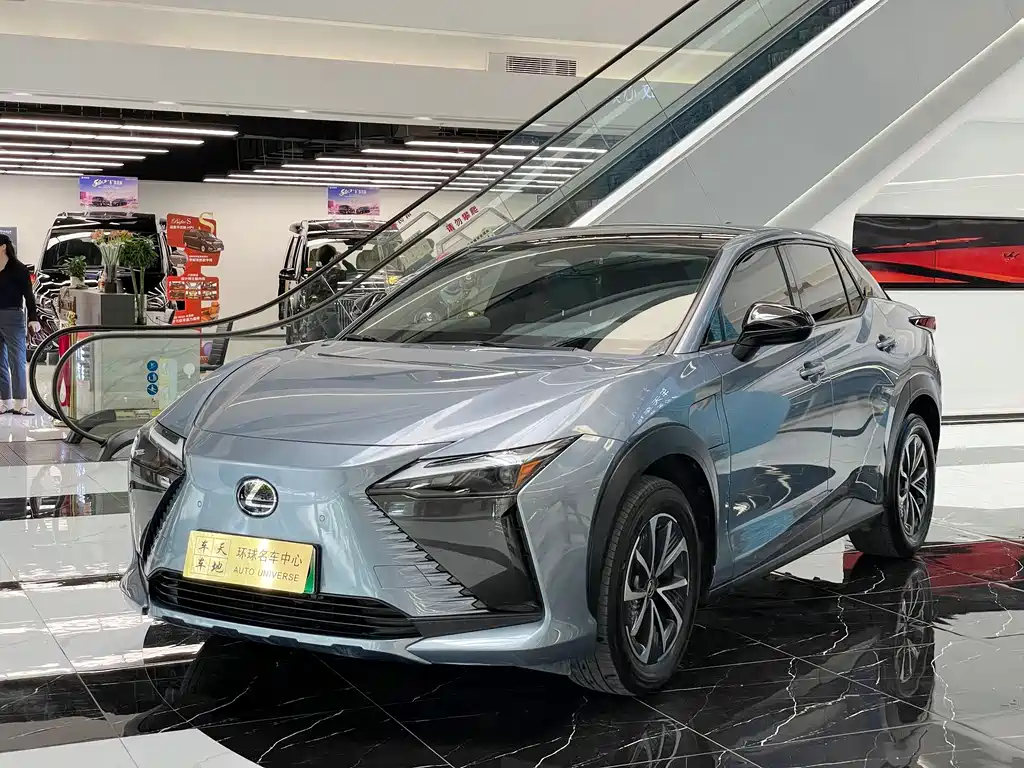Lexus RZ 2023